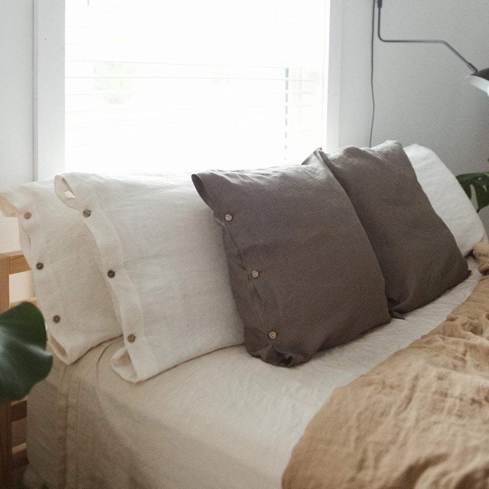 Linen Pillow Cover with buttons, Softened linen, Natural Pillow, Decorative Pillow, Throw Pillow, Mothers Day
